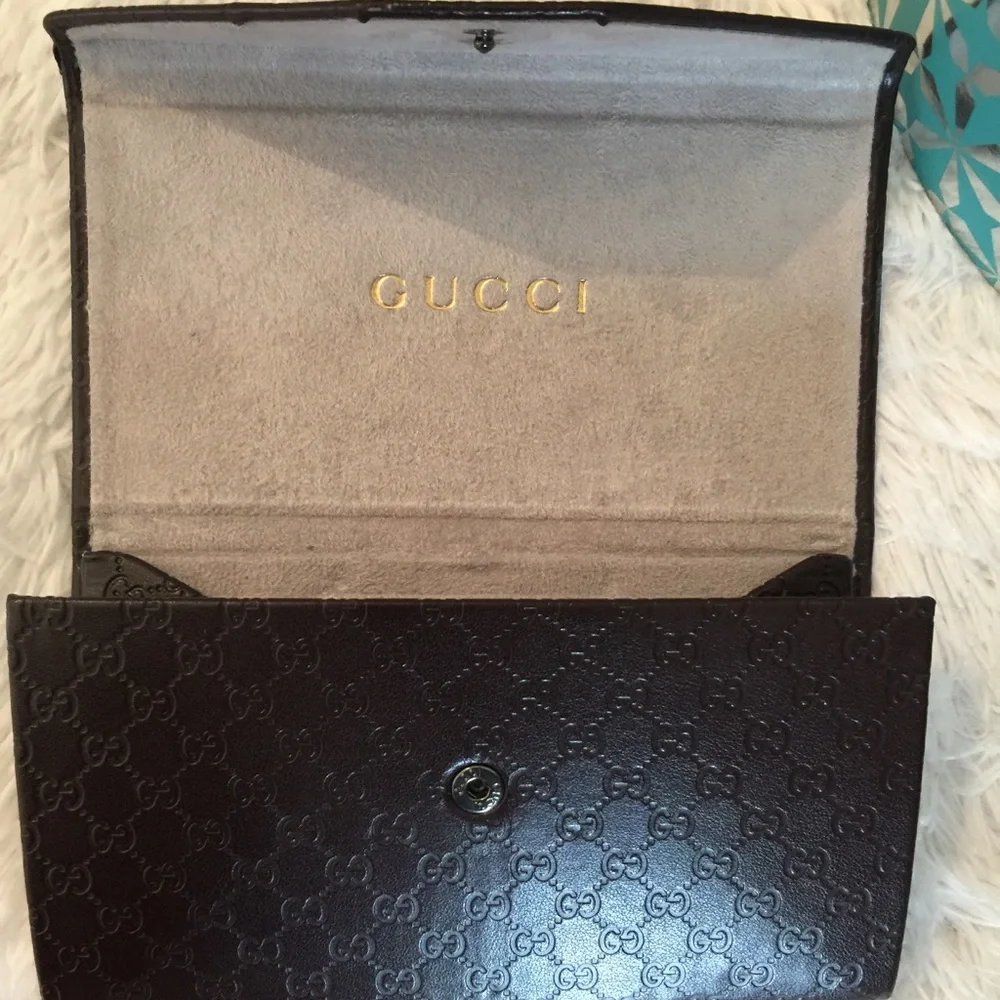 Gucci ( Authentic ) Leather wallet/eyeglass Case! - Picture 3 of 8